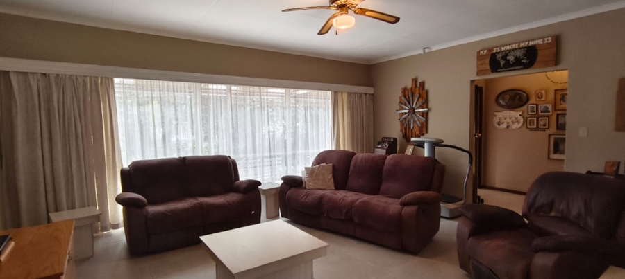 5 Bedroom Property for Sale in Pellissier Free State